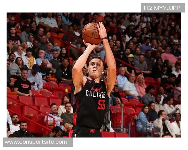 阿德巴约称赞邓罗表现出色防守失误导致对手轻松得分 阿德巴约称赞邓罗表现出色防守失误导致对手轻松得分