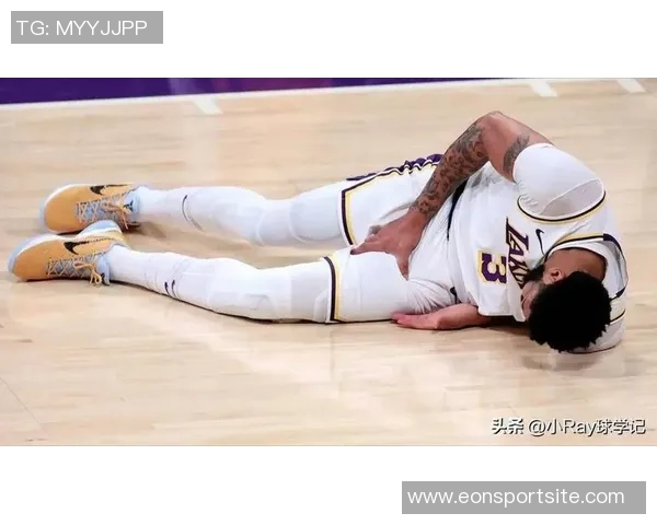 浓眉再遇伤病困扰首节小腿受伤退赛仅得4分4板表现受限 浓眉再遇伤病困扰首节小腿受伤退赛仅得4分4板表现受限